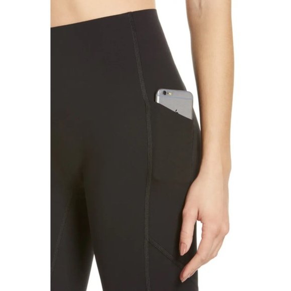 SPANX Every.Wear Active Icon Leggings - Picture 4 of 6